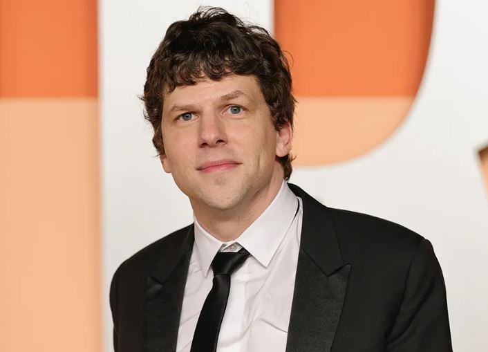 Позиция Jesse Eisenberg по войне в Украине Позиция Jesse Eisenberg по войне в Украине